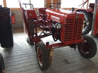 Traktor IHC D217 Standard
