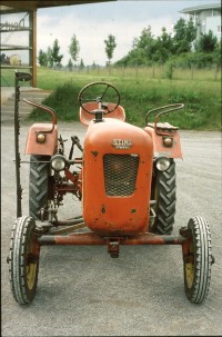 Traktor Stihl Typ 381
